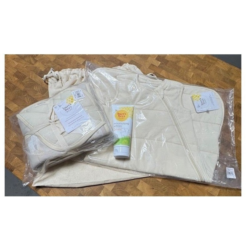 Burt's Bees‎ Baby Gift Set Organic Cotton Reversible Quilted Blanket 30 x 40